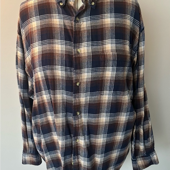 Men’s Woodland Trail Navy Plaid Button-Up Shirt - Picture 1 of 4
